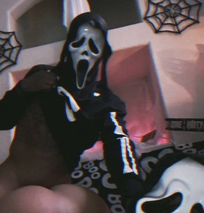 Ghost Face Fucks baddie