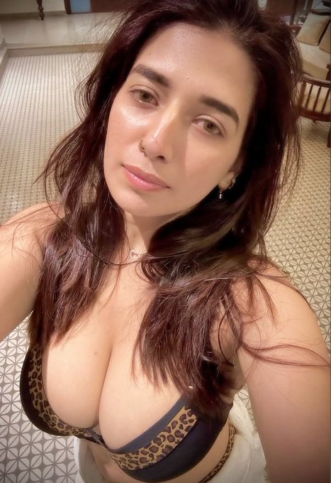 Rasha Kirmani hot sexy bikini